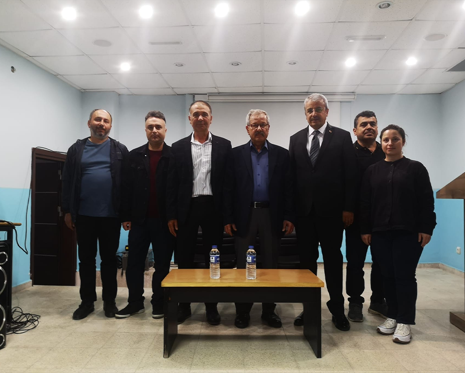 Toprakçılar Makina Yönetim Kurulu Başkanı Hamza Toprakçı, MESEM Öğrencileriyle Bir Araya Geldi