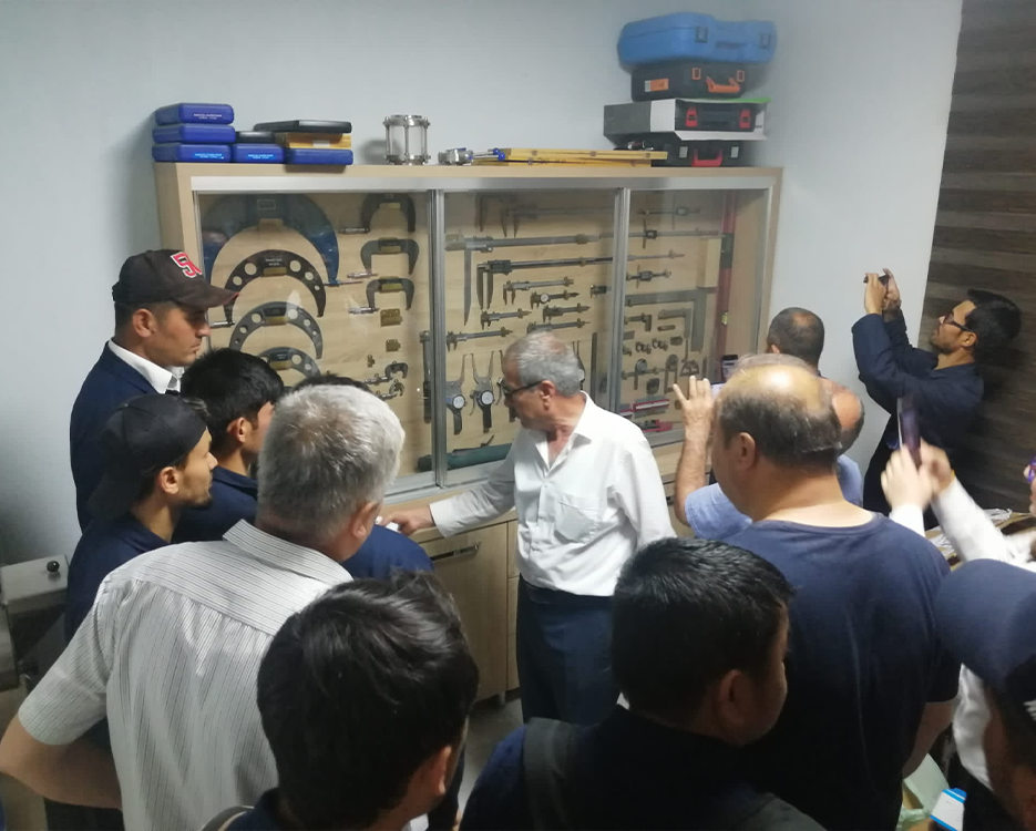 Karamanoğlu Mehmetbey Üniversitesi Mühendislik Fakültesi Öğrencilerinden Toprakçılar Makina'ya Teknik Ziyaret